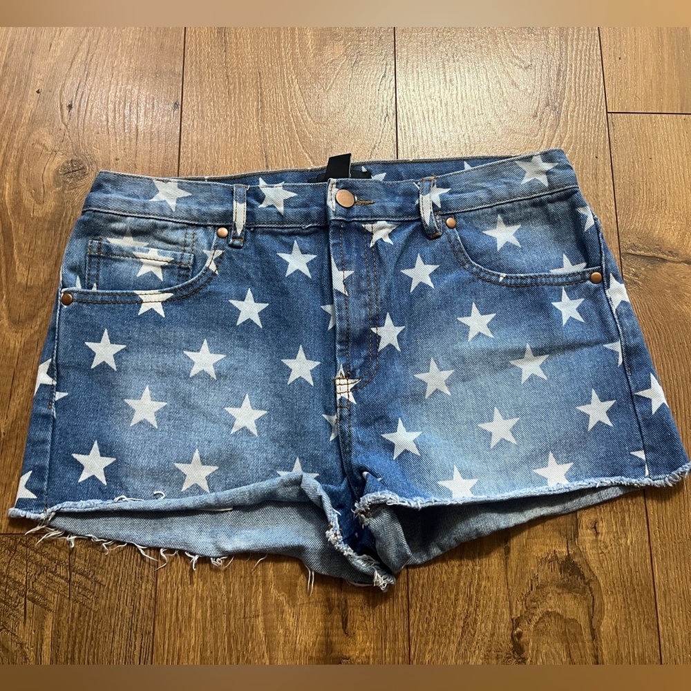 Forever 21 Star Pattern Jean Shorts Size 31